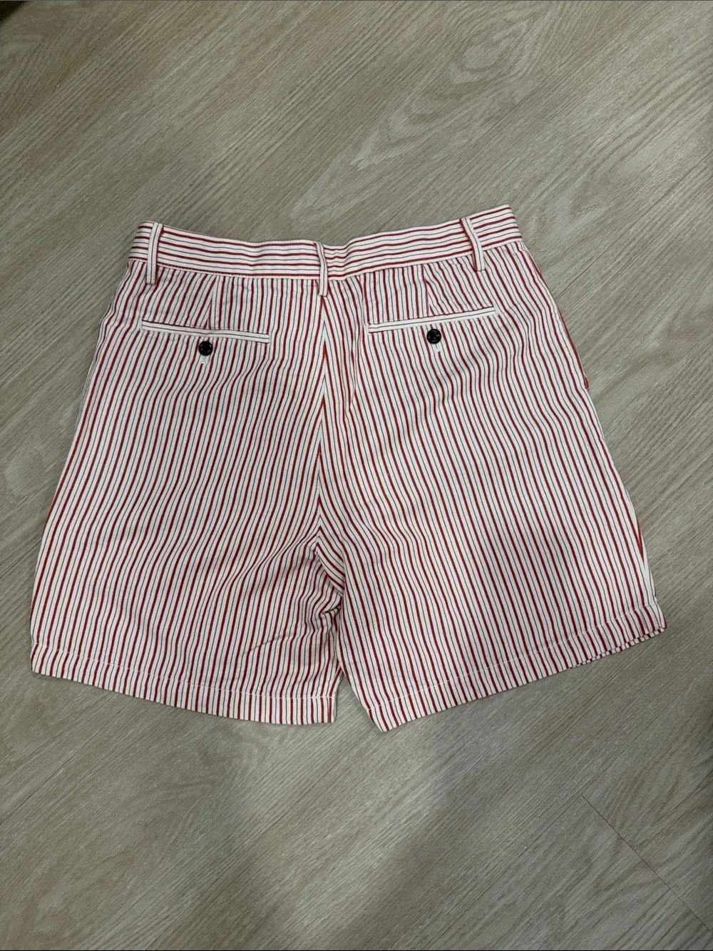 Banana Republic | Men's Red & White Striped Casual Shorts (size 32)
